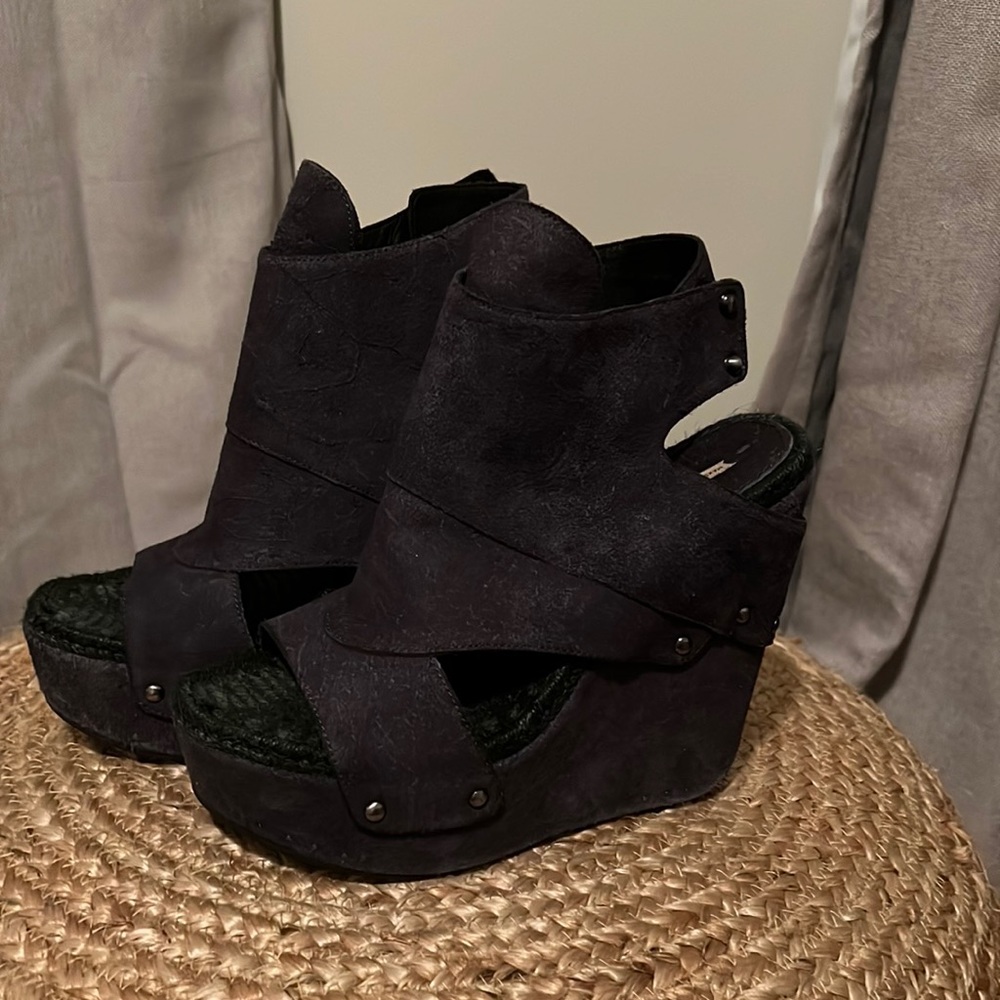 Max Studio Suede Wedge Sandals - Blueish Black - 8.5